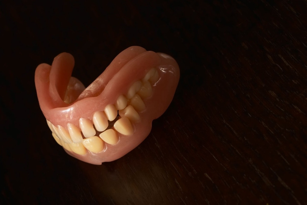 Pijani rođaci mu odgrizli deo obraza!