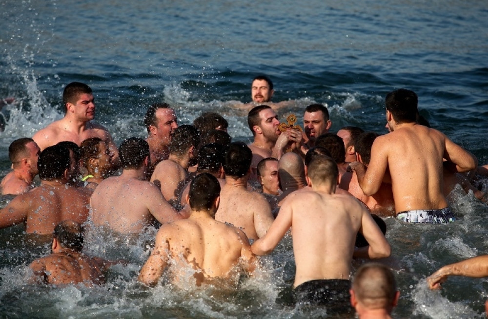 Plivanje za krst otkazuju zbog leda!