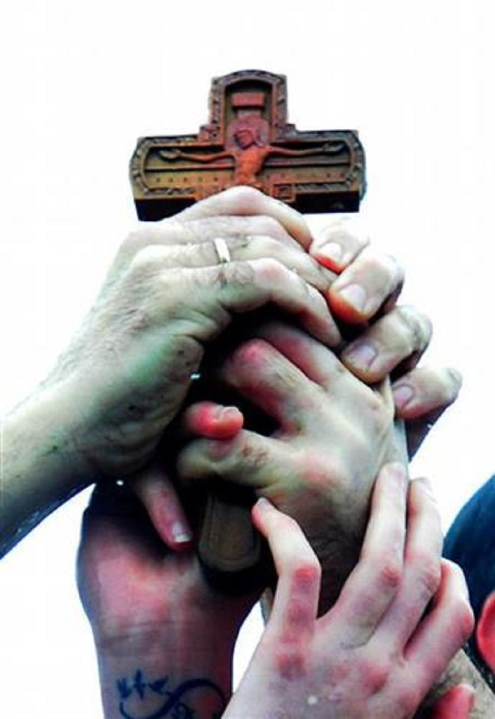 Grčki mitropolit kažnjen sa 1.500 evra, plivači sa 300! Bugari ignorisali policiju