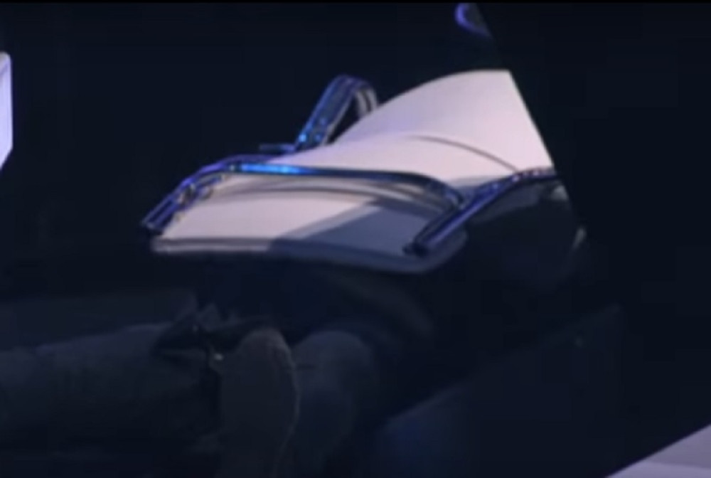 Lukas opet završio na podu (VIDEO)