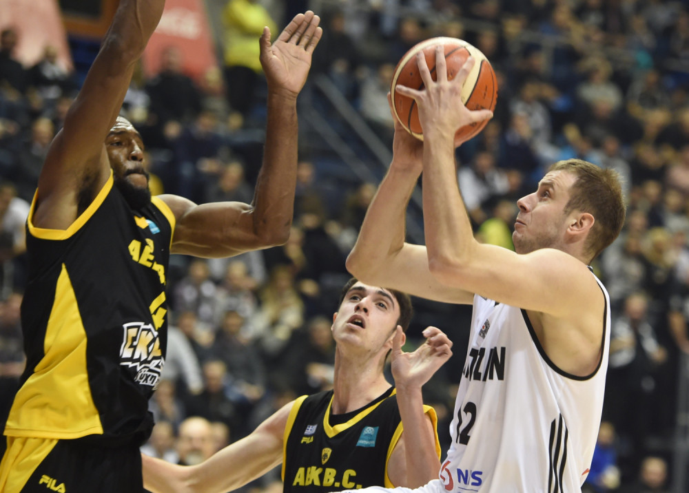 Partizan poražen od AEK-a