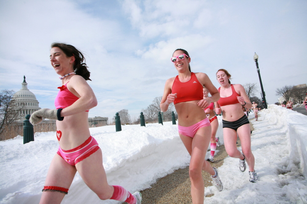 IZAZOV~Trka u donjem vešu po snegu! (FOTO)