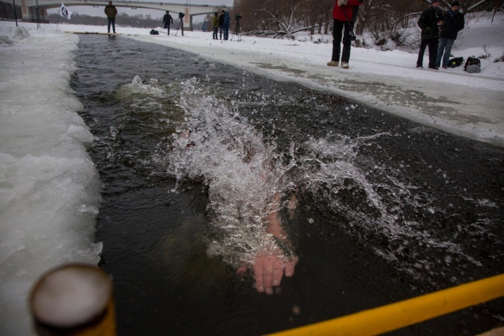 Oko dva miliona Rusa plivalo za Bogojavljanje