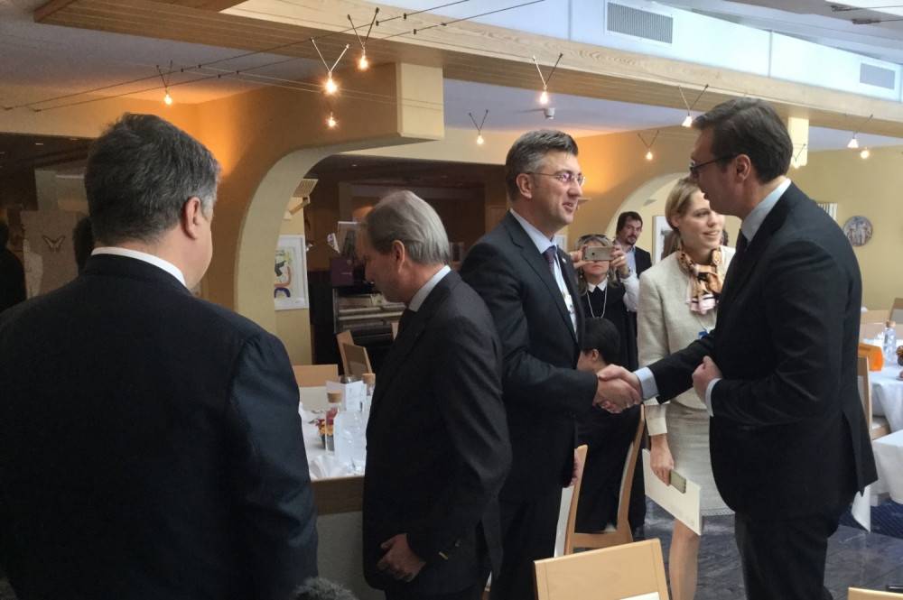 Vučić pozvao Plenkovića u Beograd