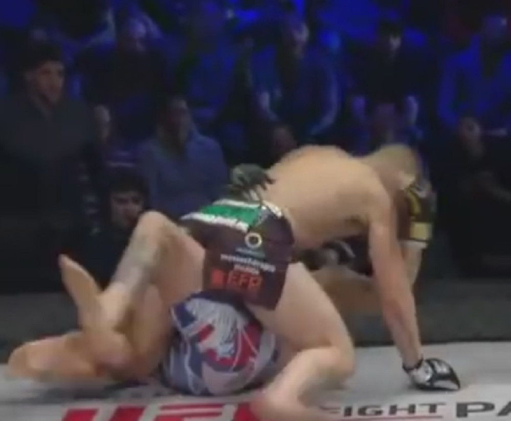Nokautirao protivnika, pa ostao bez pobede (VIDEO)