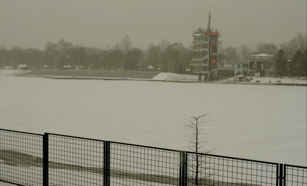 Preko zaleđenog jezera s bebom u kolicima?!
