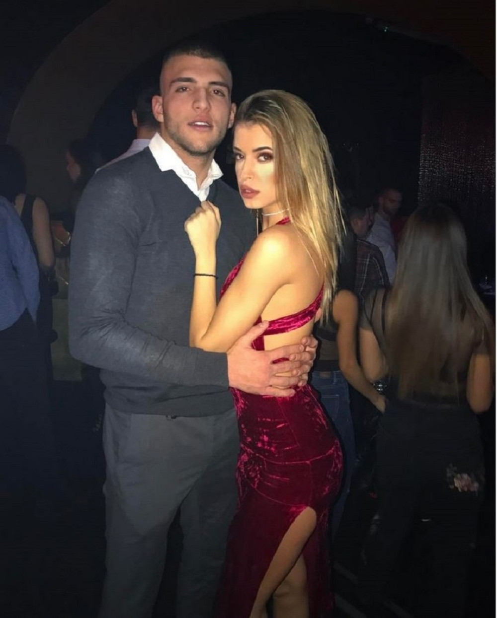 Ana ostavila "psa" zbog Veljka, a "pas" smuvao ćerku pevača (FOTO)