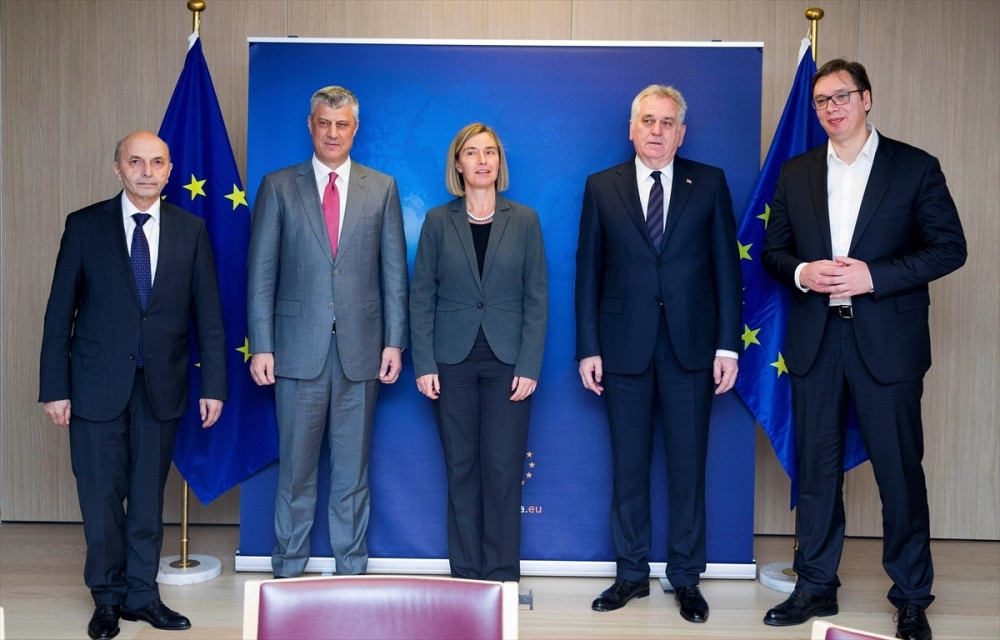 Vučić: Dogovoreno da se "spusti lopta"