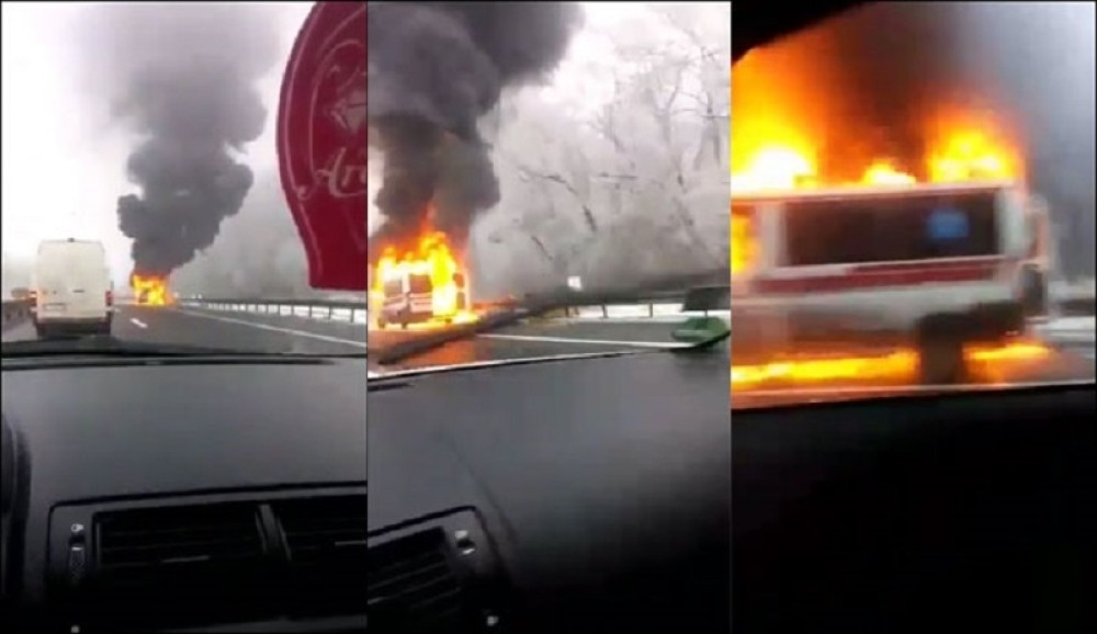 Izgorelo vozilo Hitne pomoći (VIDEO)