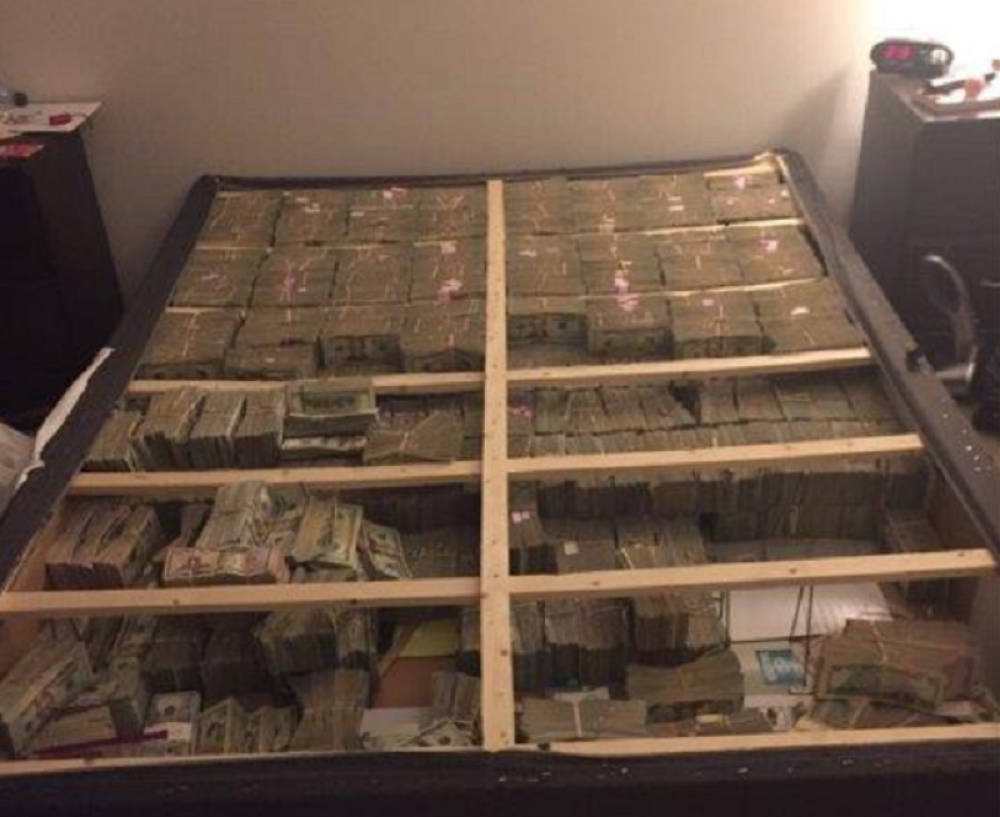 U krevetu krili 20 miliona dolara!