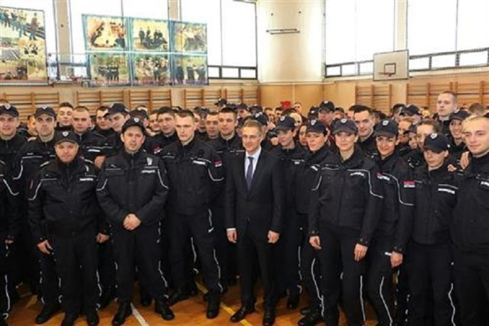 Stefanović: Policija je bedem koji se ne prelazi!