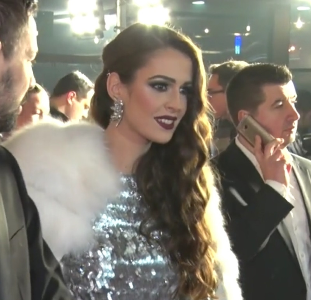 Ove glumice su pucale od seksepila u Centru "Sava" (VIDEO)