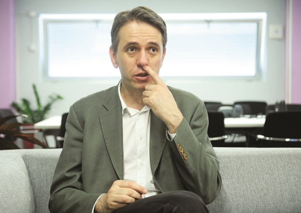 DJB nije dobio nijednog notara za potpise!