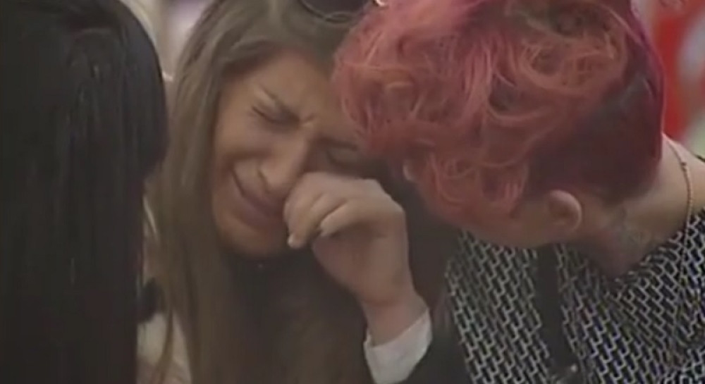 Dalilu ostavio dečko