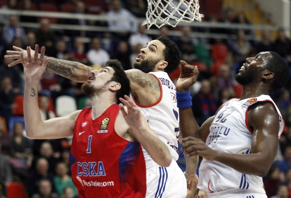 Efes zaostaje tri pobede za crveno-belima