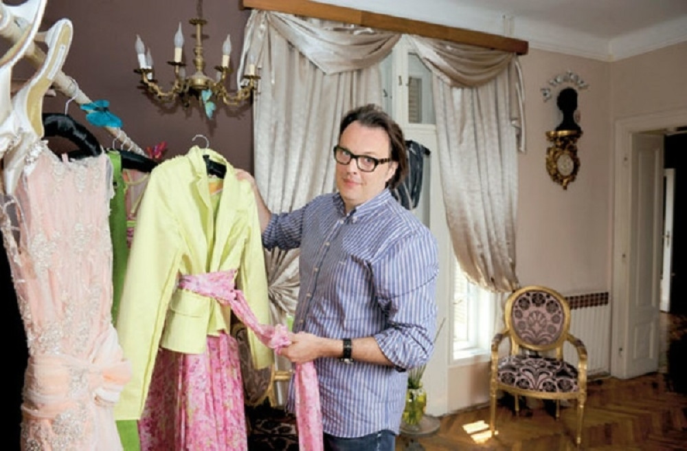 On je oblačio Aleksandra Vučića! (FOTO)