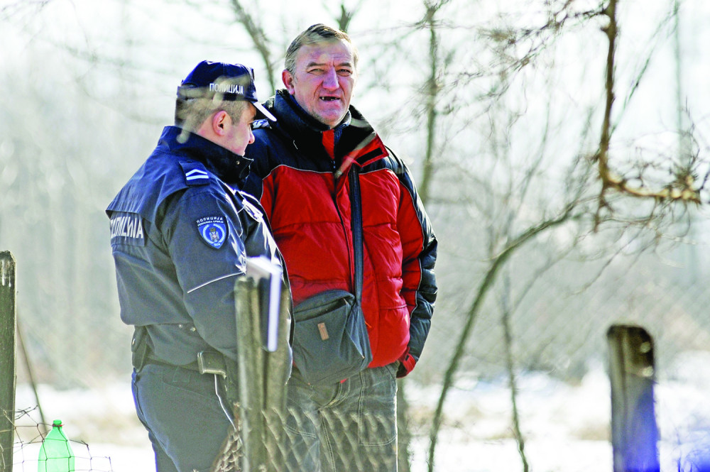 Sin po zgarištu tražio ostatke roditelja