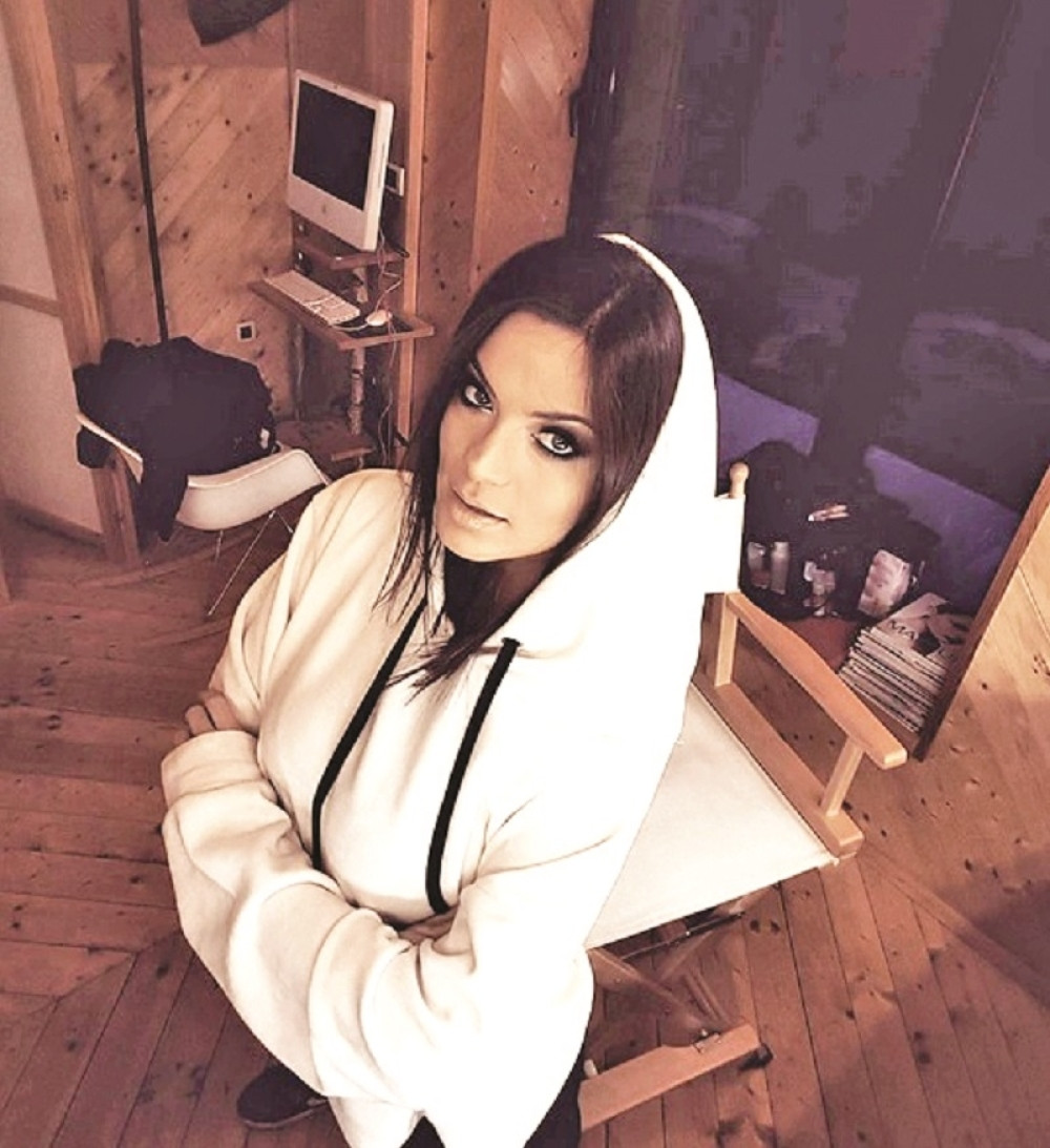 Milica zaludela Grke!