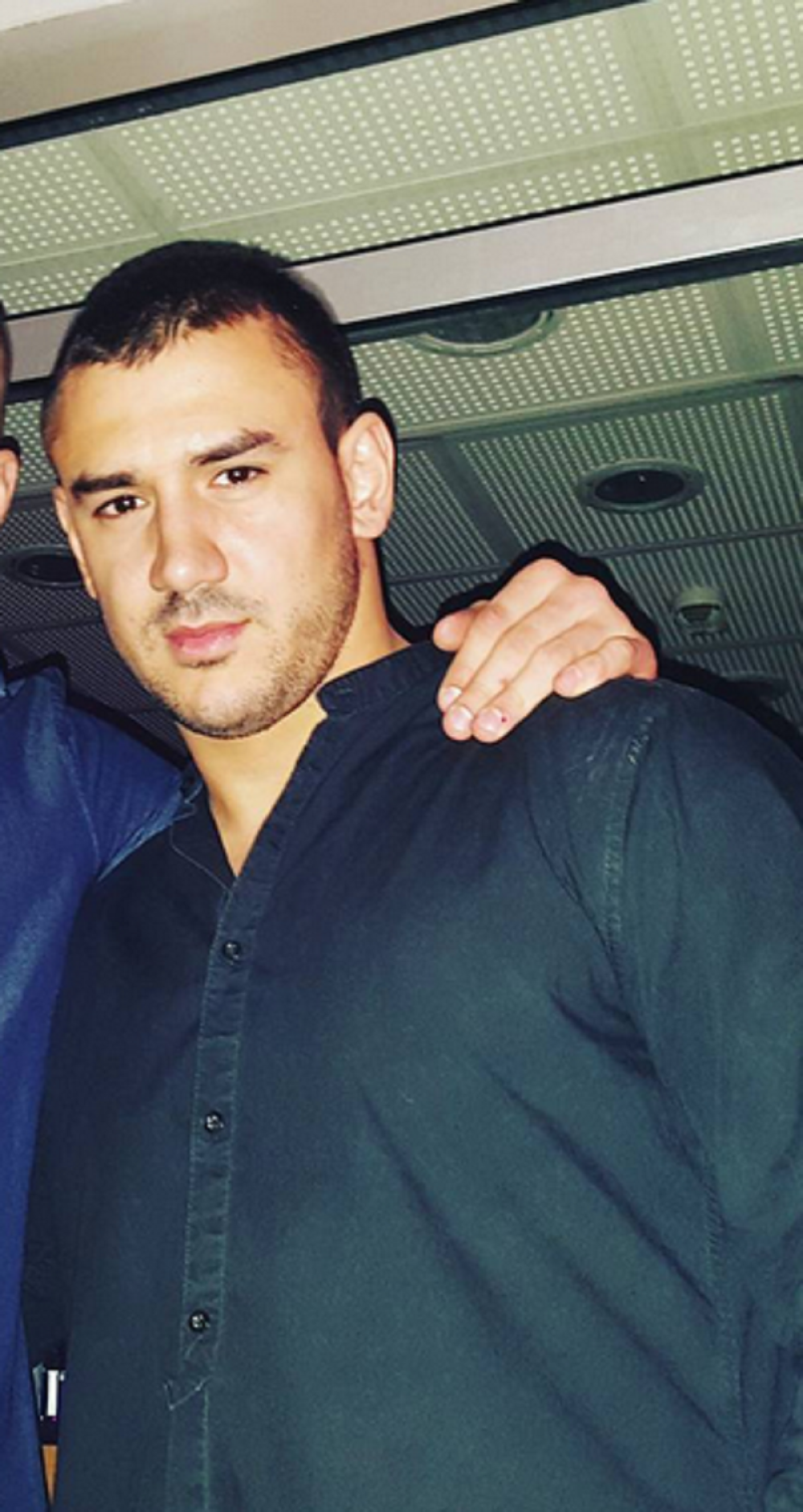 Vavić se sa „delijama” zakačio u WC-u!