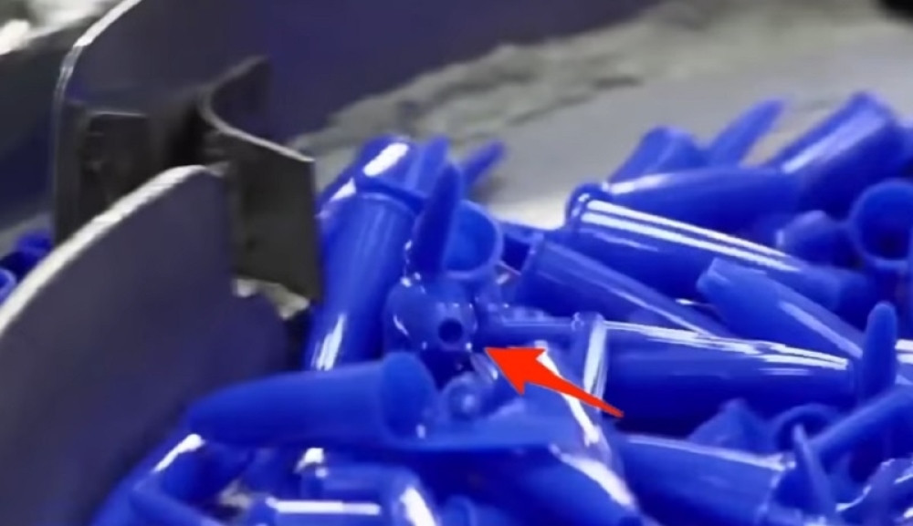 Evo zašto poklopac hemijske olovke ima rupicu (VIDEO)