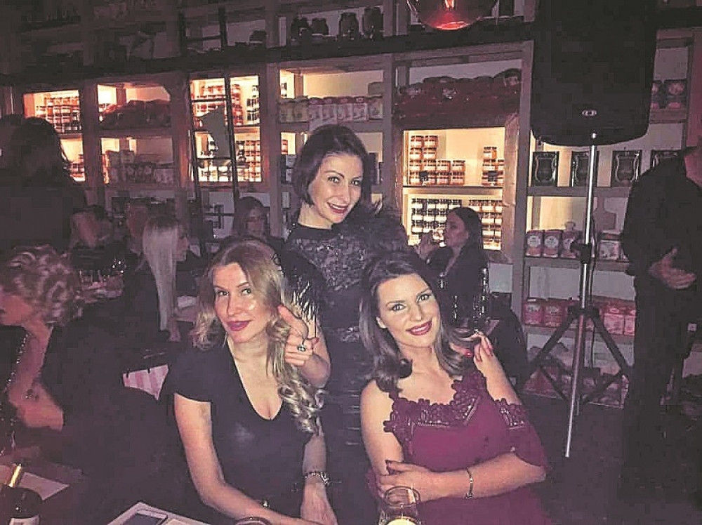 Snežana, Suzana i Maja u provodu