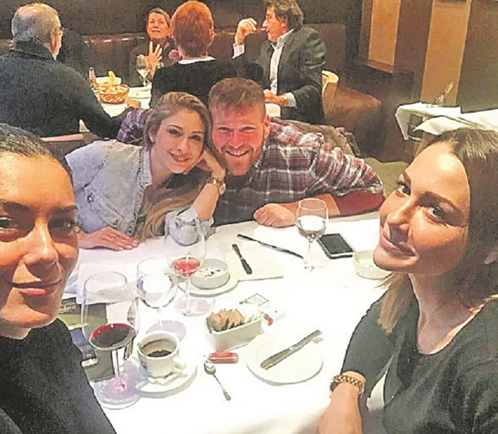 Voditeljke na nedeljnom ručku