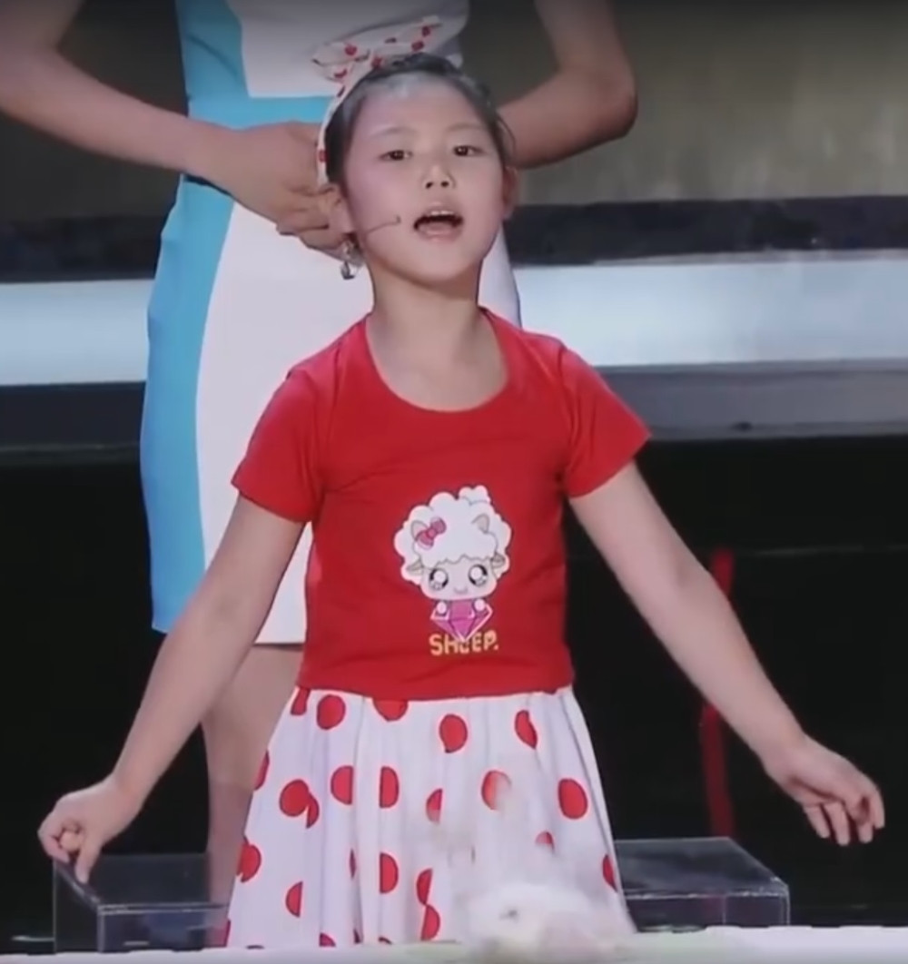 Ova devojčica ima čudesan dar! (VIDEO)