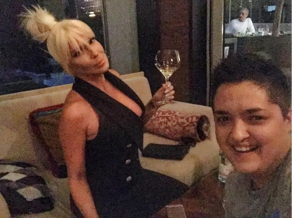 JK frizurom hvata Wi-Fi, Marija je jeziva (VIDEO)