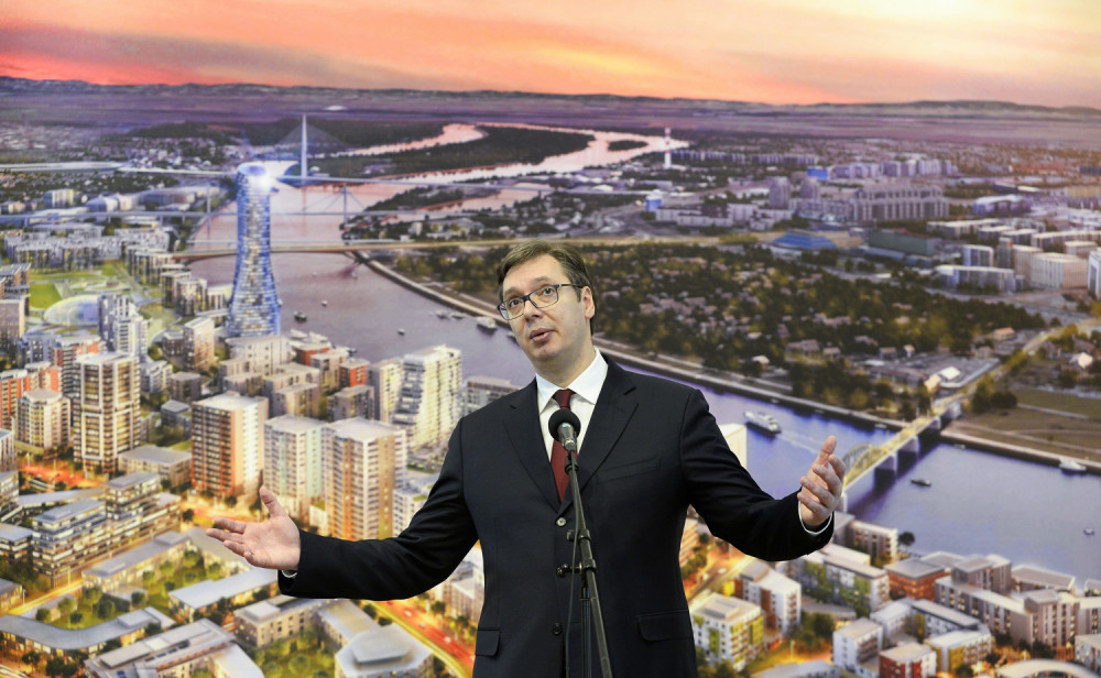 Vučić: Politika opozicije je da napada mene