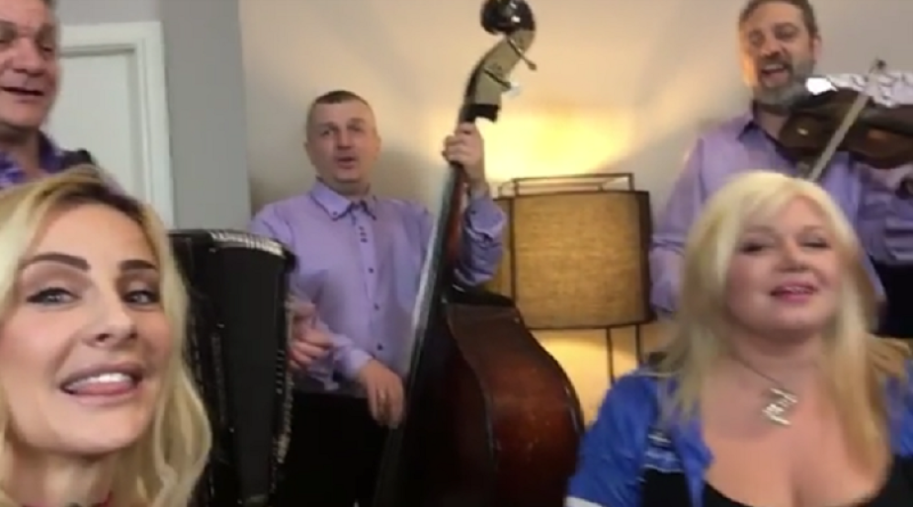 Milica i Zorana se opijale uz tamburaše