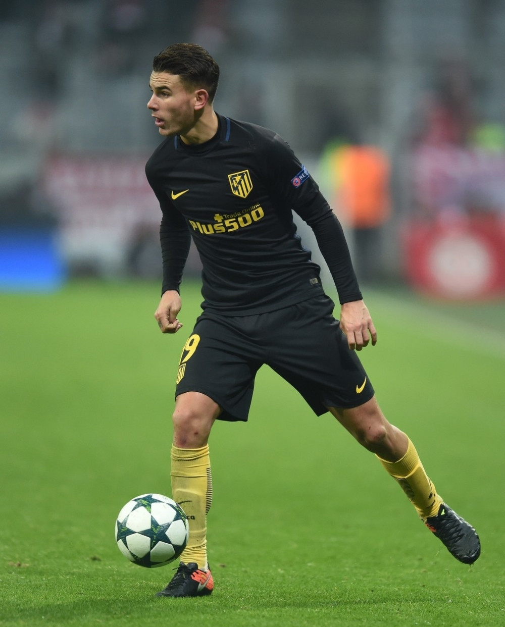 Fudbaler Atletika tukao ženu