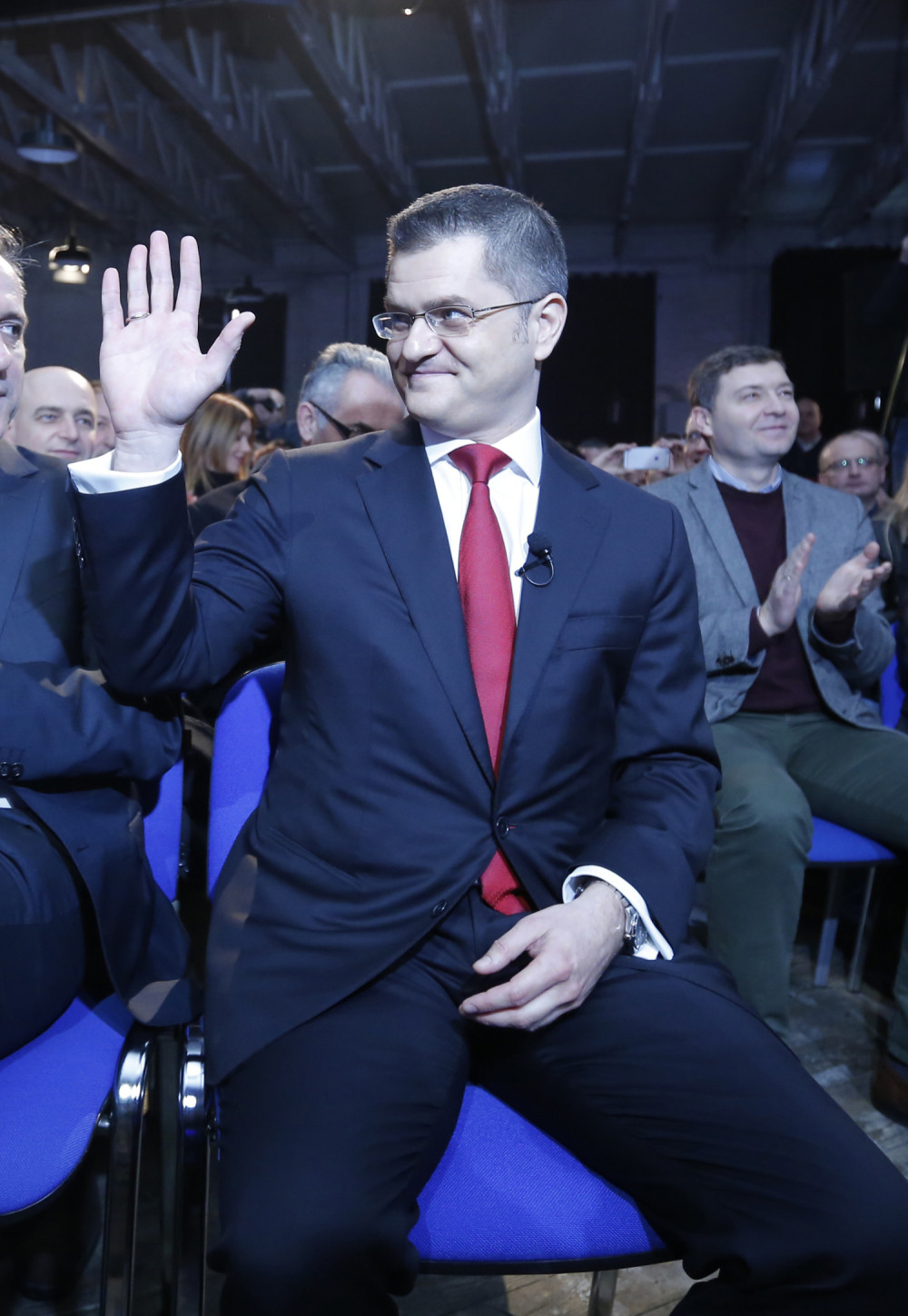 Velja, Sanda i Dijana ugurali Vuka u Skupštinu!