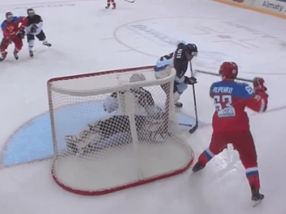 Najluđi gol ikada u hokeju (VIDEO)