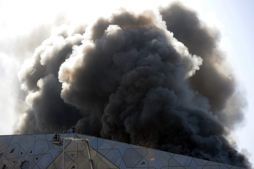 Buknuo požar u zgradi opere