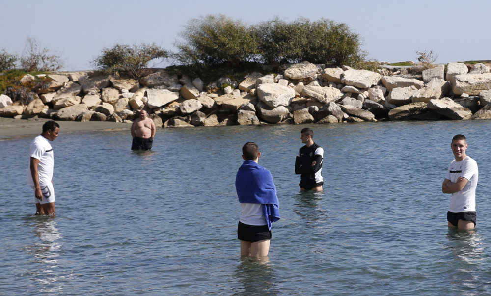 Profesor u raju gladnima ne veruje