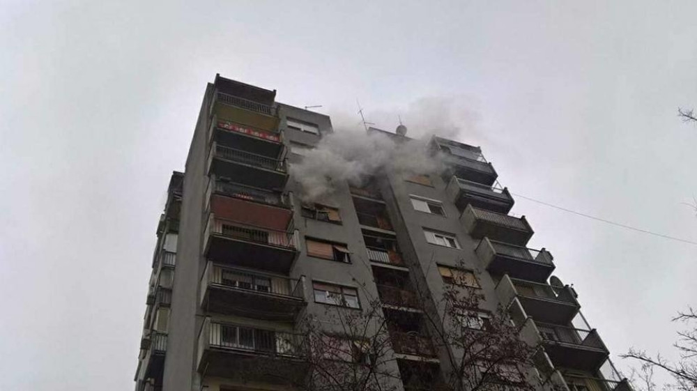 Dvoje povređenih u požaru