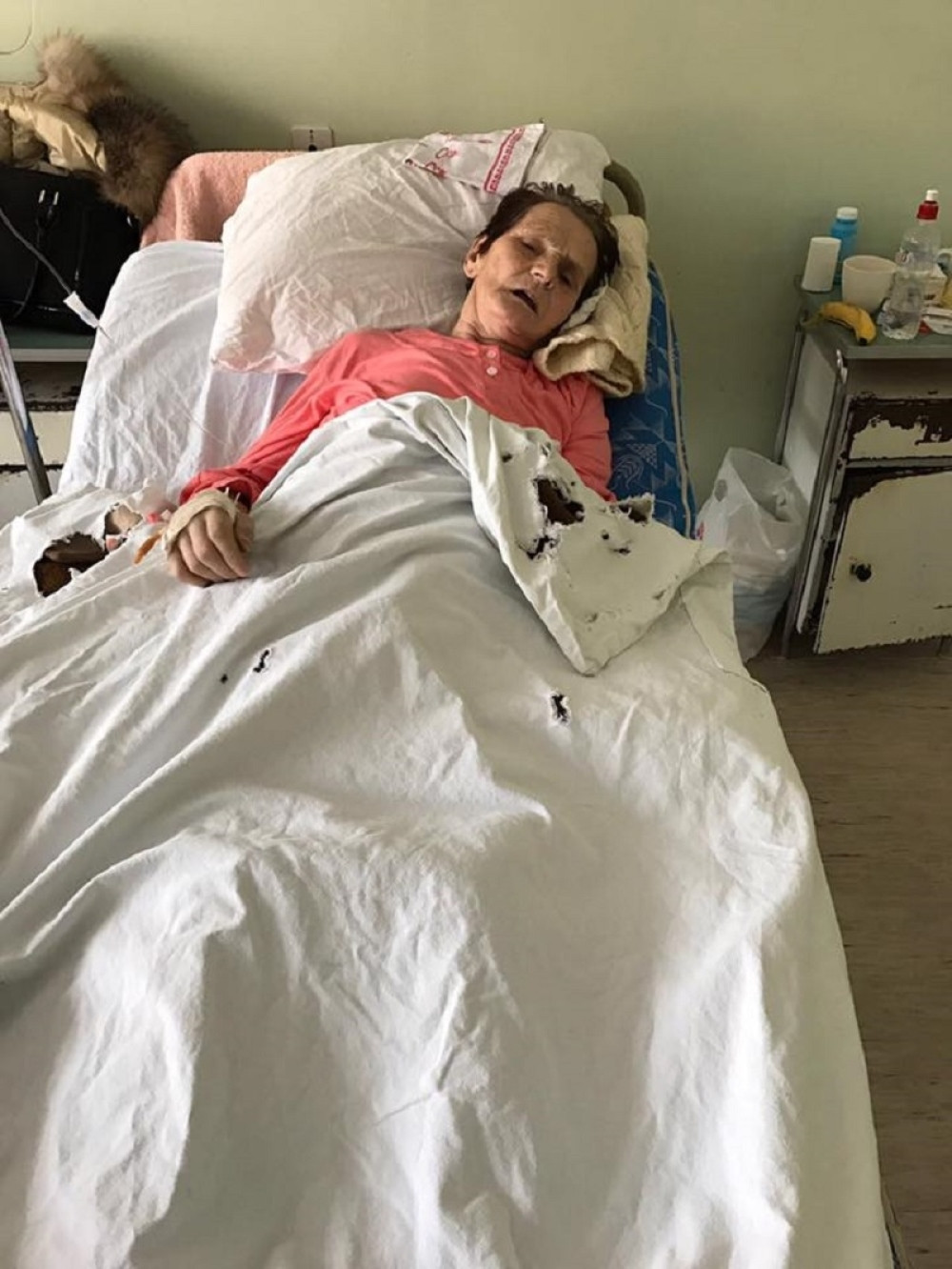 Umrla baka koju su u bolnici ostavili bez nege!