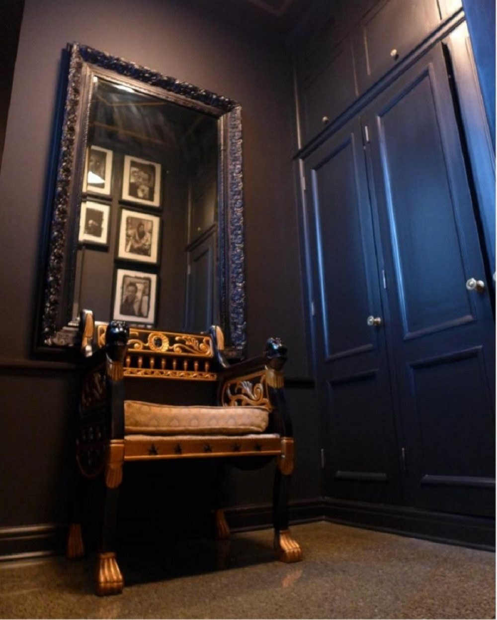 Klinci su se igrali, a onda je iz bakinog ormara ispalo nešto neverovatno (FOTO)