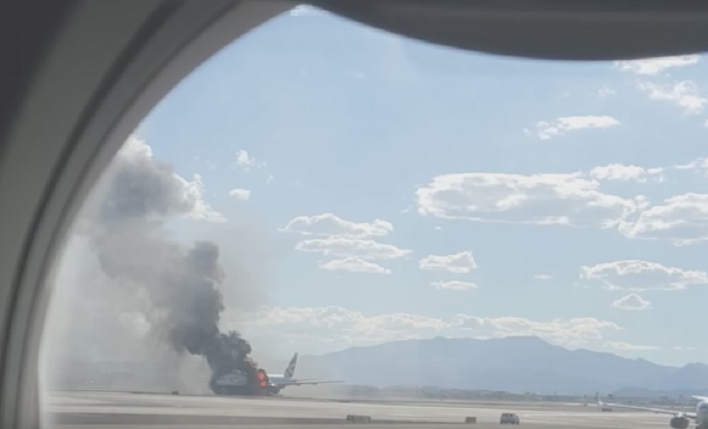 Zapalio se avion tokom poletanja!