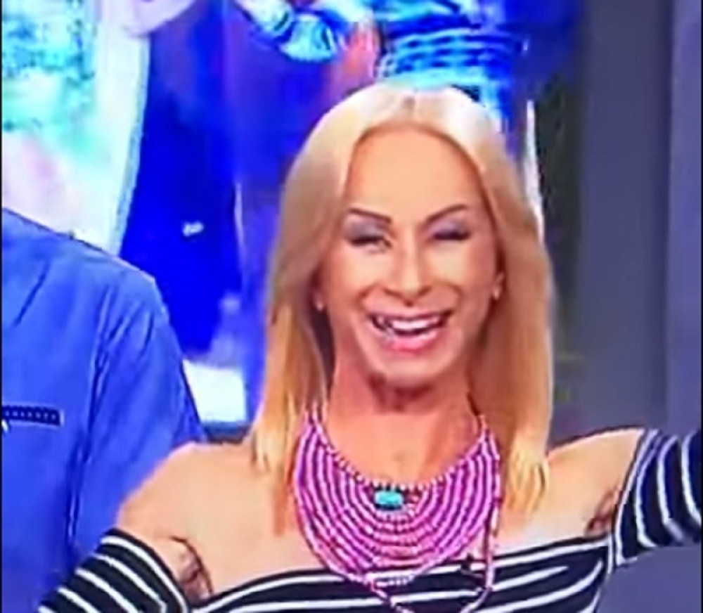 Voditeljki usred emisije ispao zub (VIDEO)