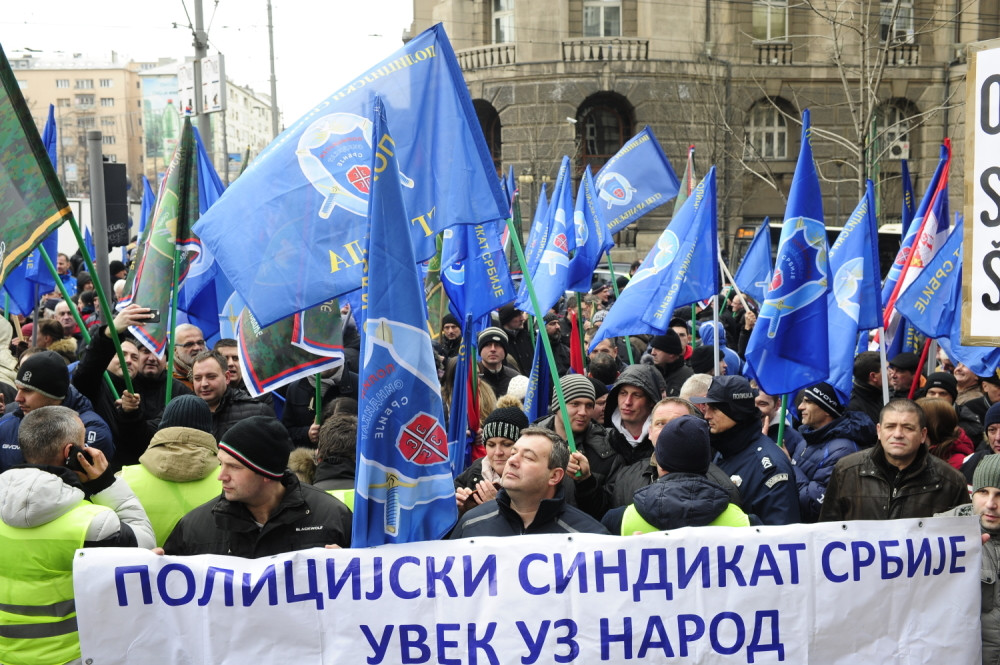 Sindikat namagarčio policajce!