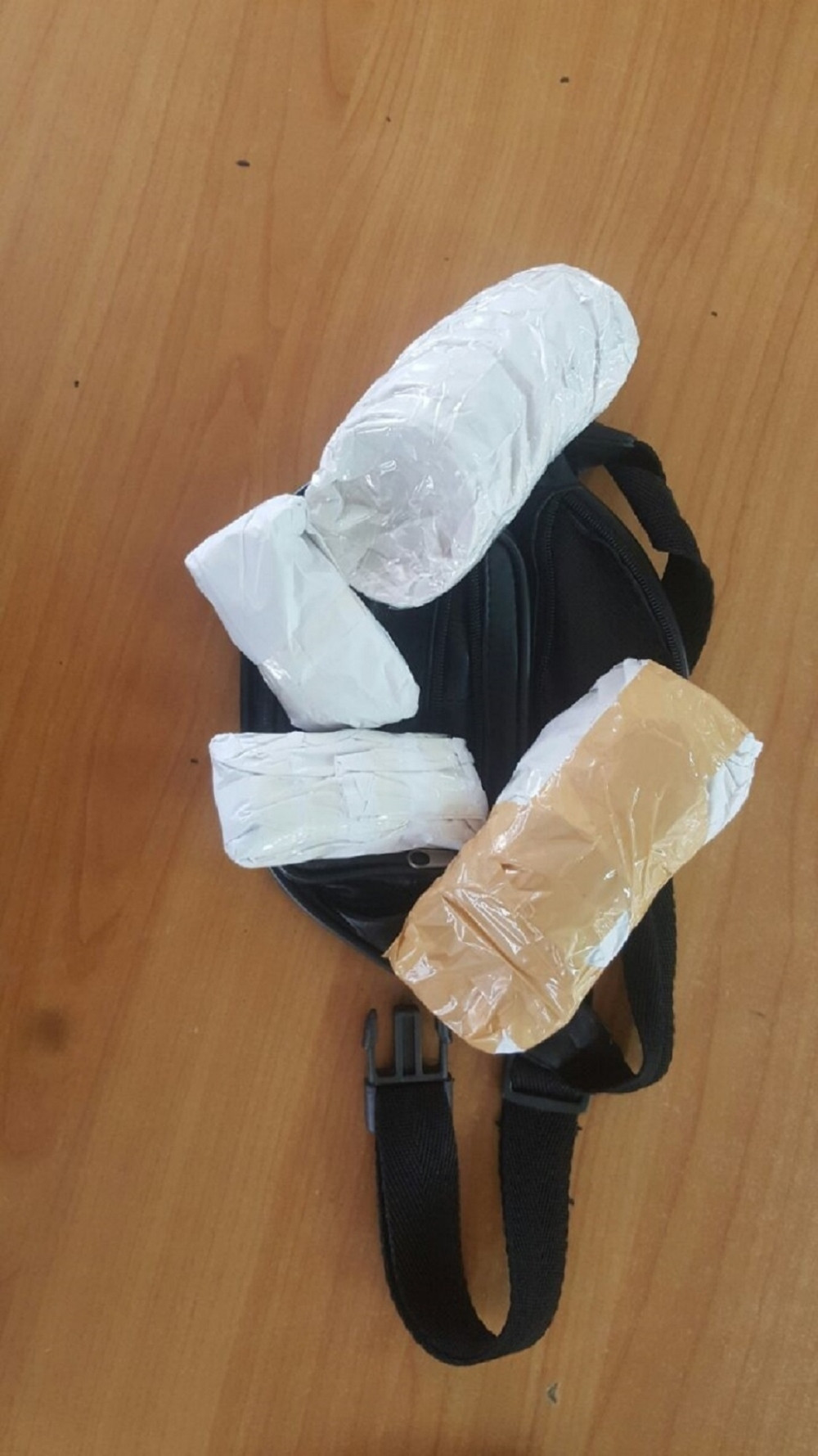 Naši carinici zaustavili Albance i Bosance na granici, kada su krenuli da ih trkeljišu, našli bogat tovar!