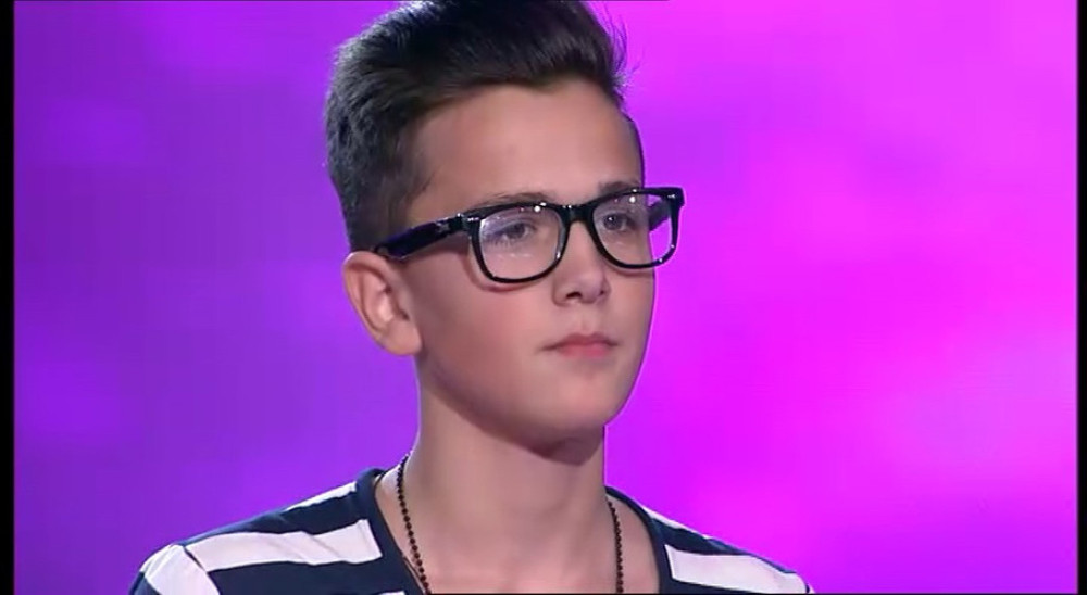 Pevao u tatinoj rokerici i podigao publiku na noge!