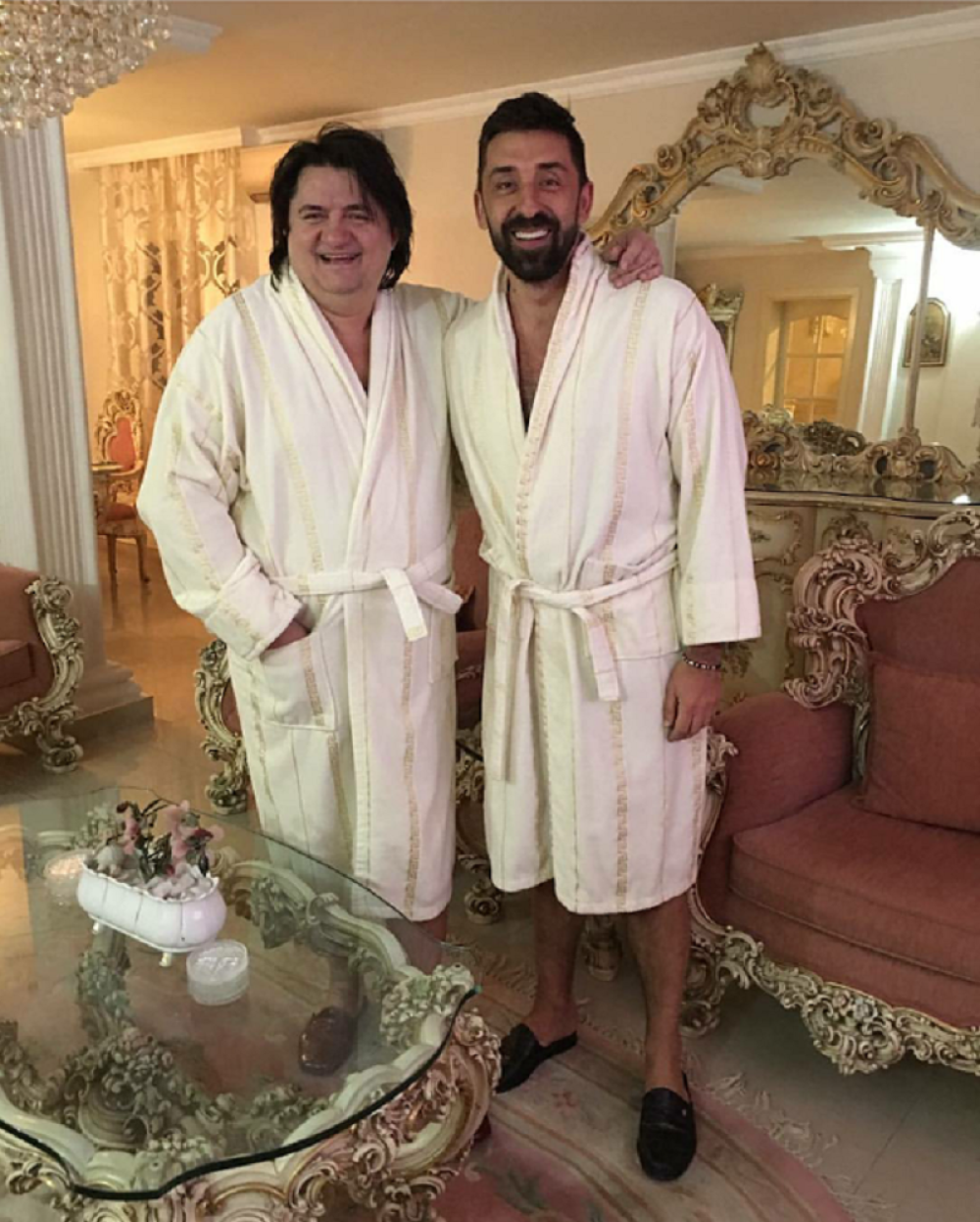 Ognjen priveo Kemiša u džakuzi (VIDEO)