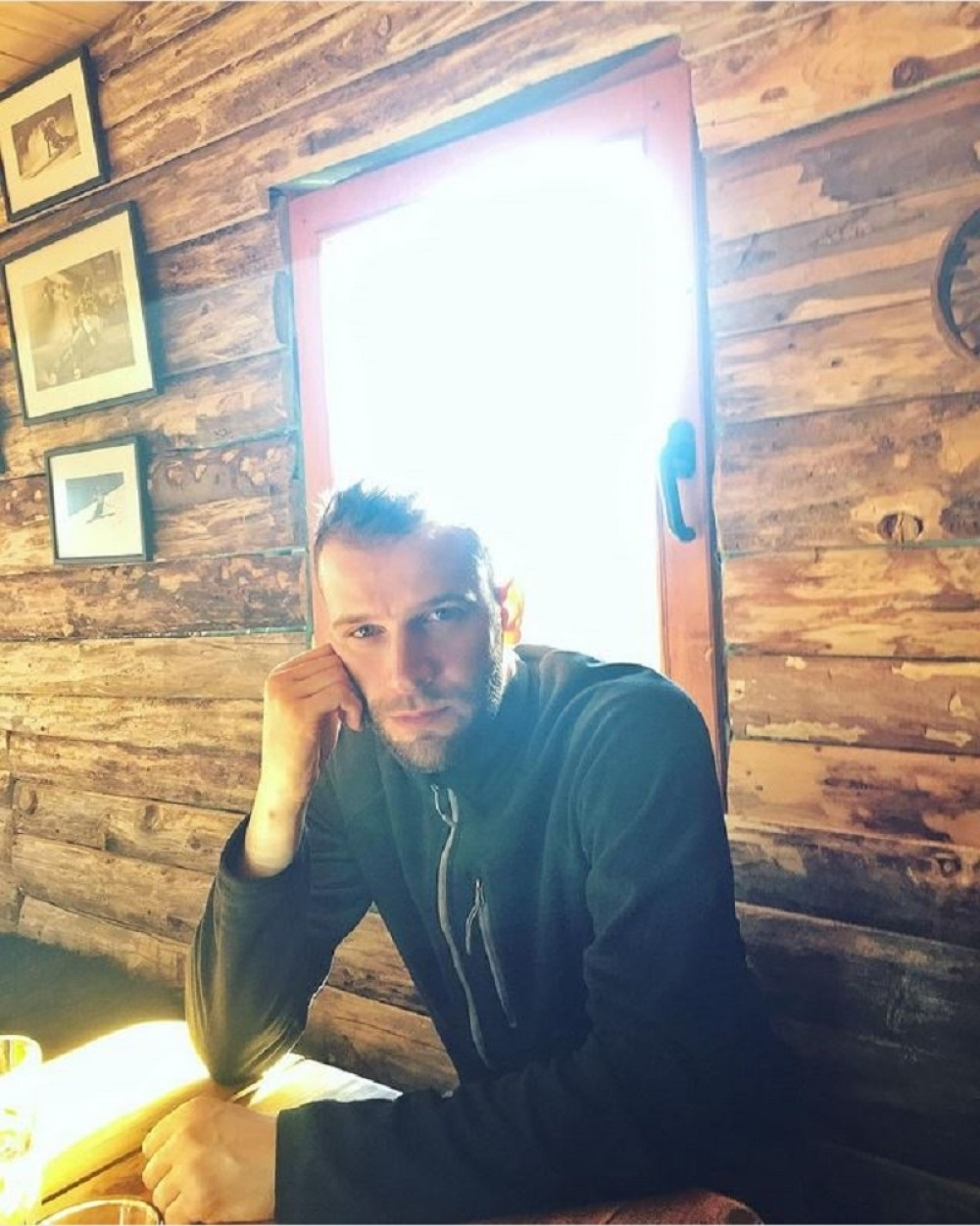 Pevač "Magla benda" promenio imidž! (VIDEO)