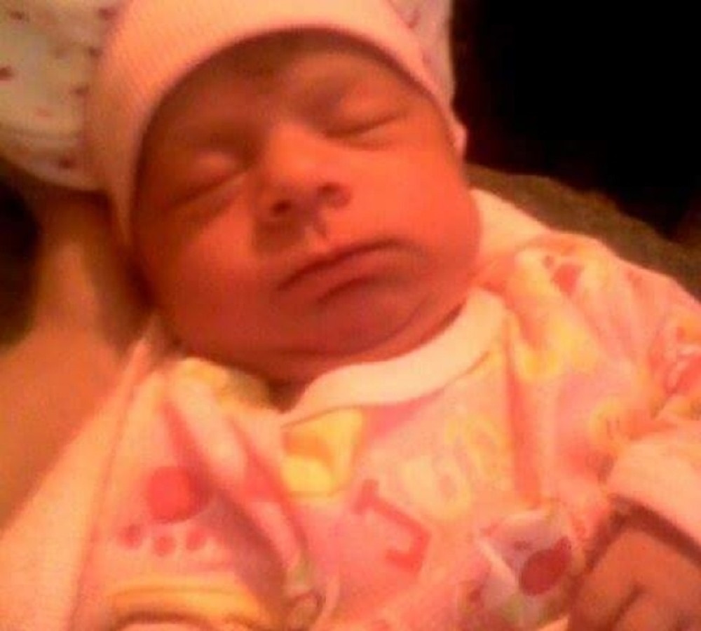 Preminula beba iz okoline Uba koju je otac monstrum krvnički tresnuo o pod i izbio joj oko kada je imala samo 15 dana