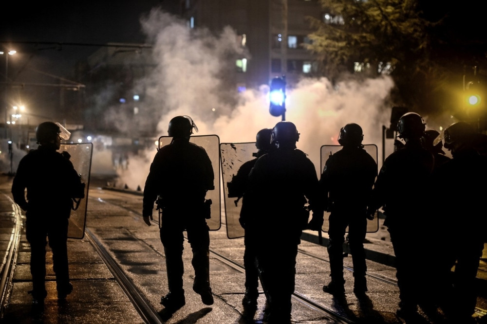 Ponovo suzavac na ulicama Pariza! (FOTO + VIDEO)