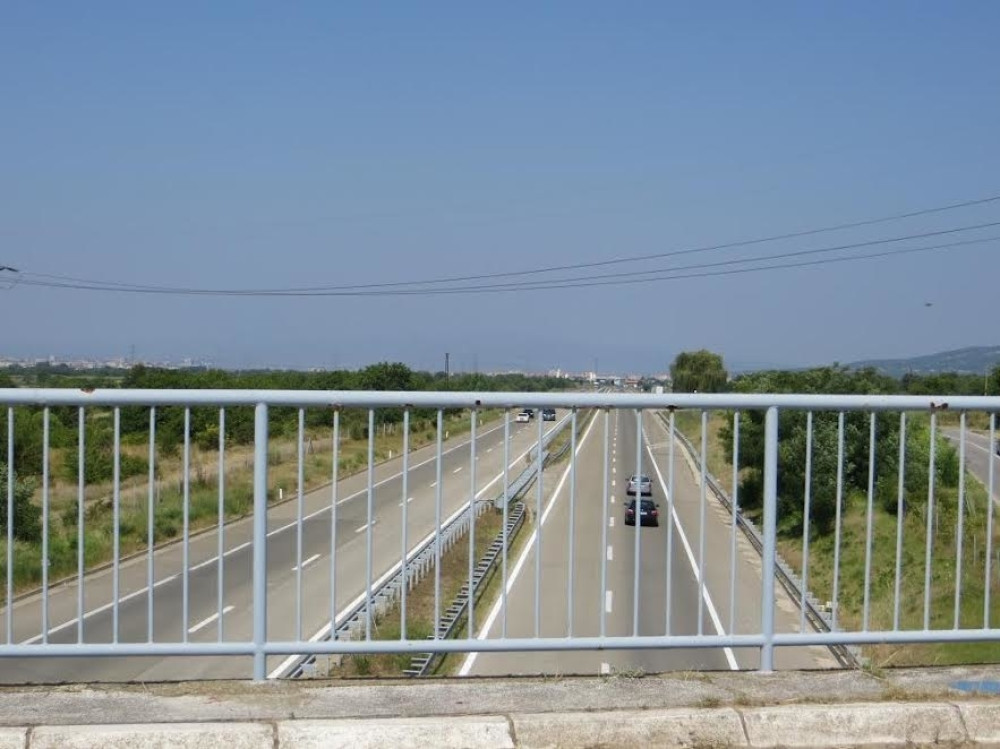 Saobraćajna nesreća  na nadvožnjaku između Pećinaca i Rume