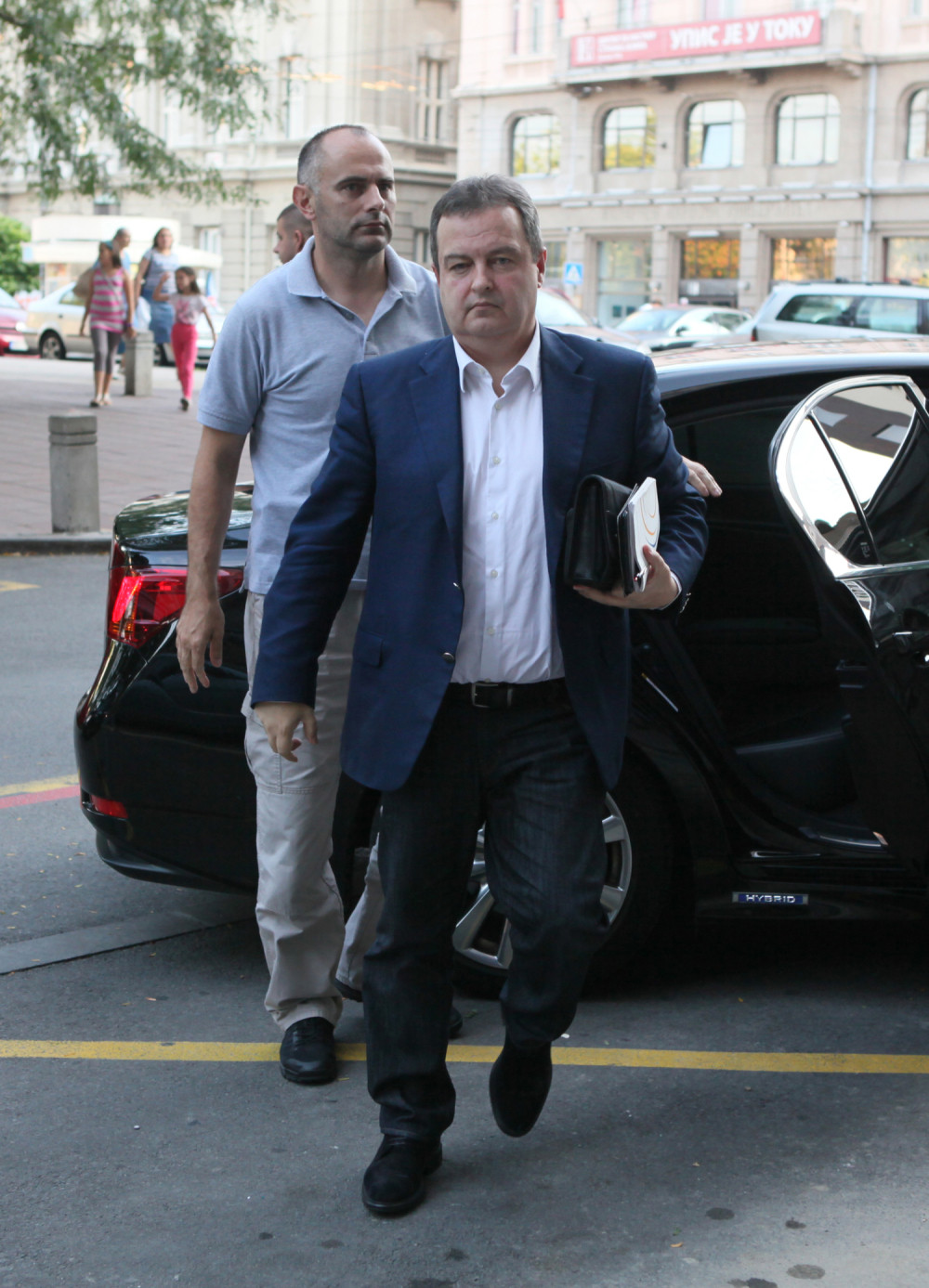 Ne daj bože da ti spasavaš Srbiju!