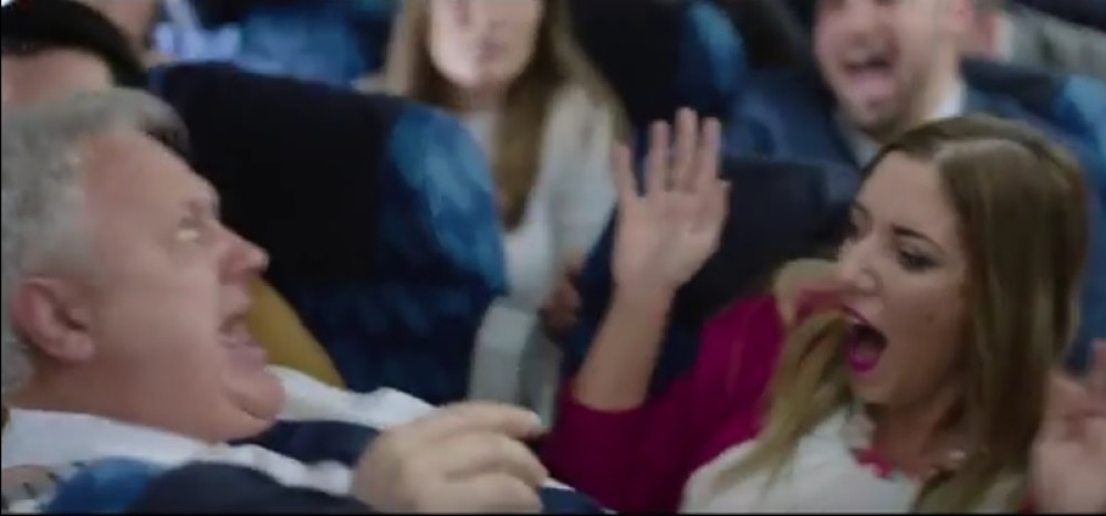 Vučić u spotu spasava avion koji pada (VIDEO i ANKETA)